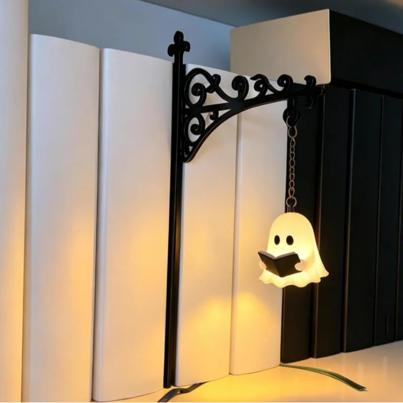 Vintage Gothic Bookshelf Lantern – Warm Reading Light