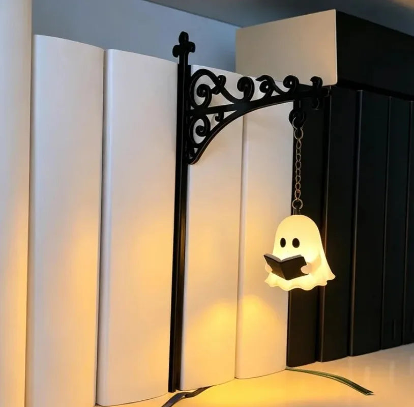 Vintage Gothic Bookshelf Lantern – Warm Reading Light
